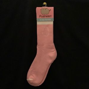 Pusheen athletic crew socks NWT